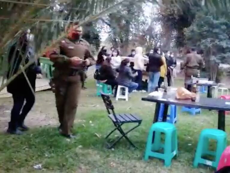 Carabineros detuvo a 32 personas en fiesta clandestina en Calera de Tango