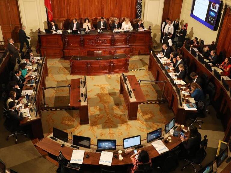 De forma unánime: Comisión de Expertos aprueba los tres primeros capítulos del anteproyecto de nueva Constitución