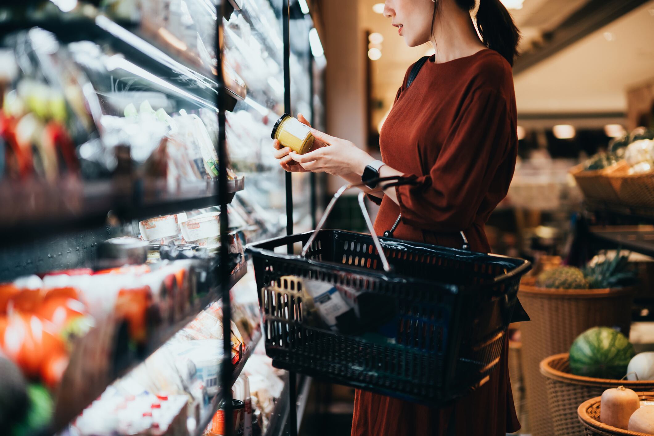 Estos alimentos debes evitar para reducir el riesgo de padecer cáncer, según expertos de la U. de Chile