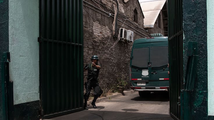 El dramático relato de madre de reo por corrupción de gendarmes: “Si las familias no pagan, los sacan y les pegan”