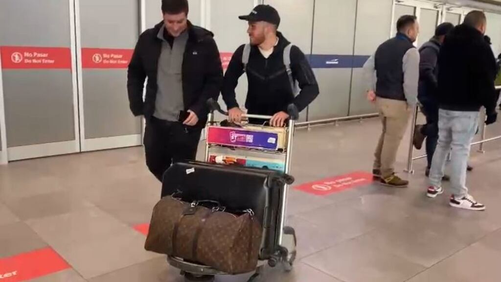 Felipe Méndez se suma a La Roja tras 30 horas de vuelo: "Espero sumar la mayor cantidad de minutos posible"