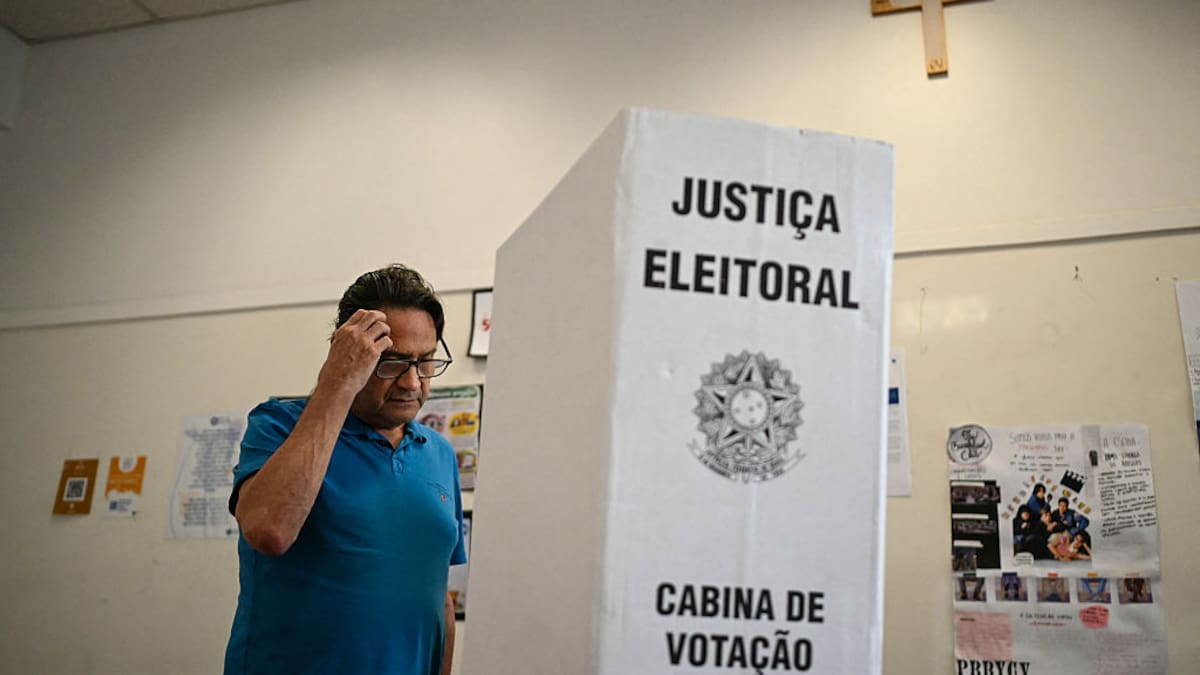 Elección presidencial en Brasil: cierran colegios electorales y empieza conteo de votos
