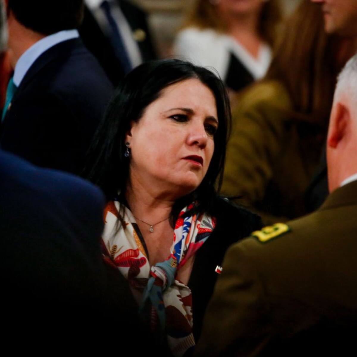 Afirman que asesor de ministra Steinert figura en lista de funcionarios que viajaron fuera de Chile con licencia médica
