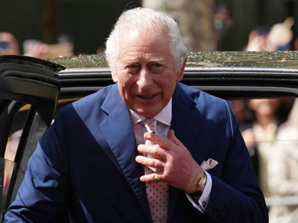A un día de la coronación de Carlos III: La efervescencia de la gente y el grito de los opositores amarillos