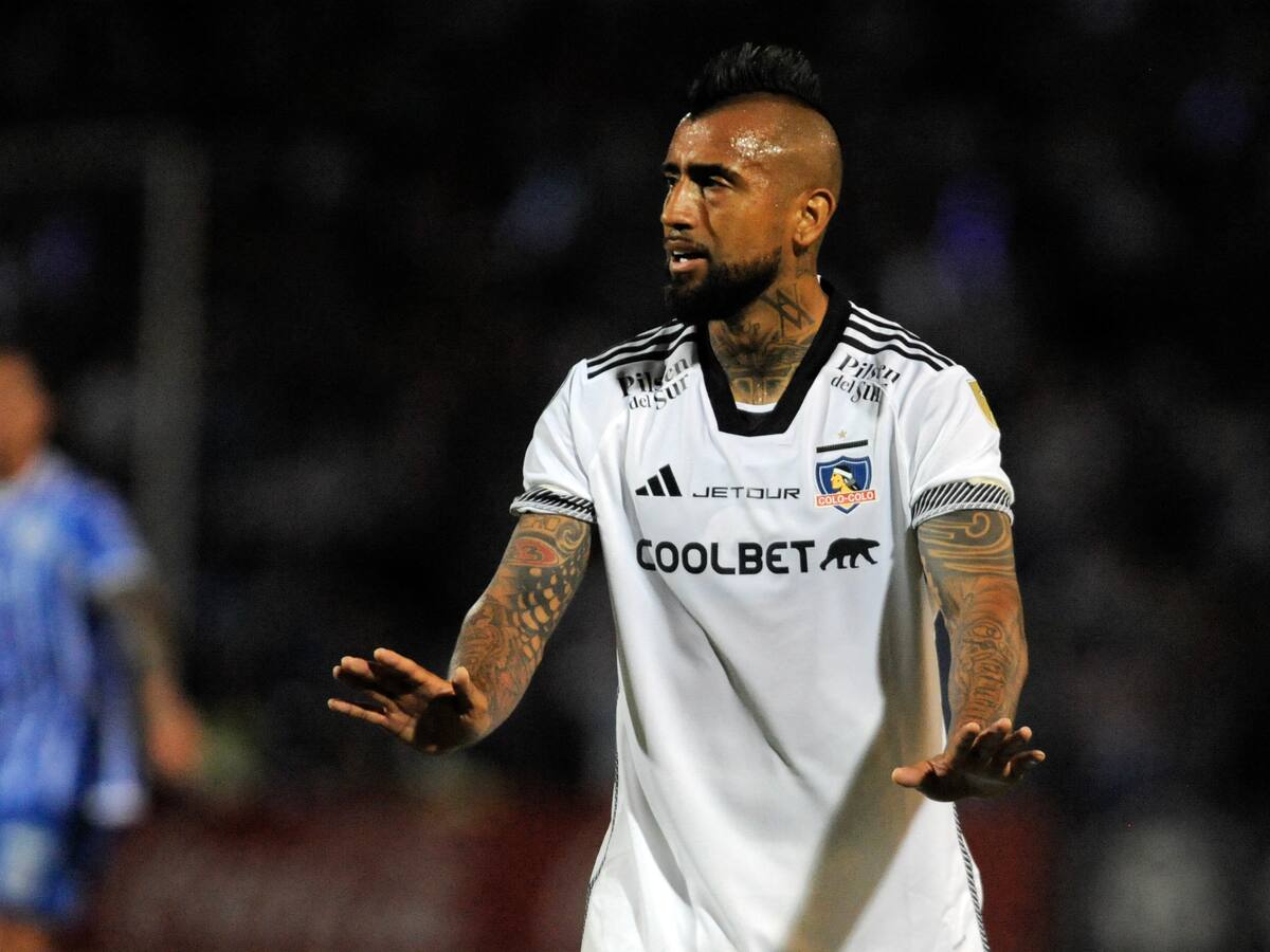 “A Vidal le voy a entrar el doble de más fuerte”: rival de Colo Colo en Copa Libertadores envía desafiante aviso para el “King”