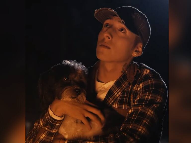 «No saben el daño psicológico que me están haciendo»: Pailita se defiende de críticas por dar «piquitos» a su madre