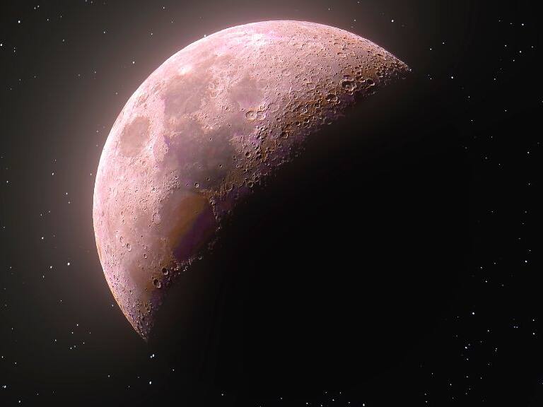 Astrónomo chileno sobre descubrimiento de azufre en la Luna: «Encontrar las cantidades correctas nos podría llevar a entender mejor la formación y evolución lunar»