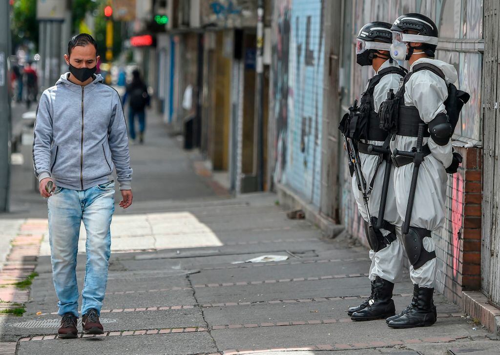 Policía custodia la cuarentena en Bogotá