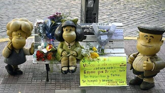 Estatua de Mafalda en Buenos Aires, Argentina.