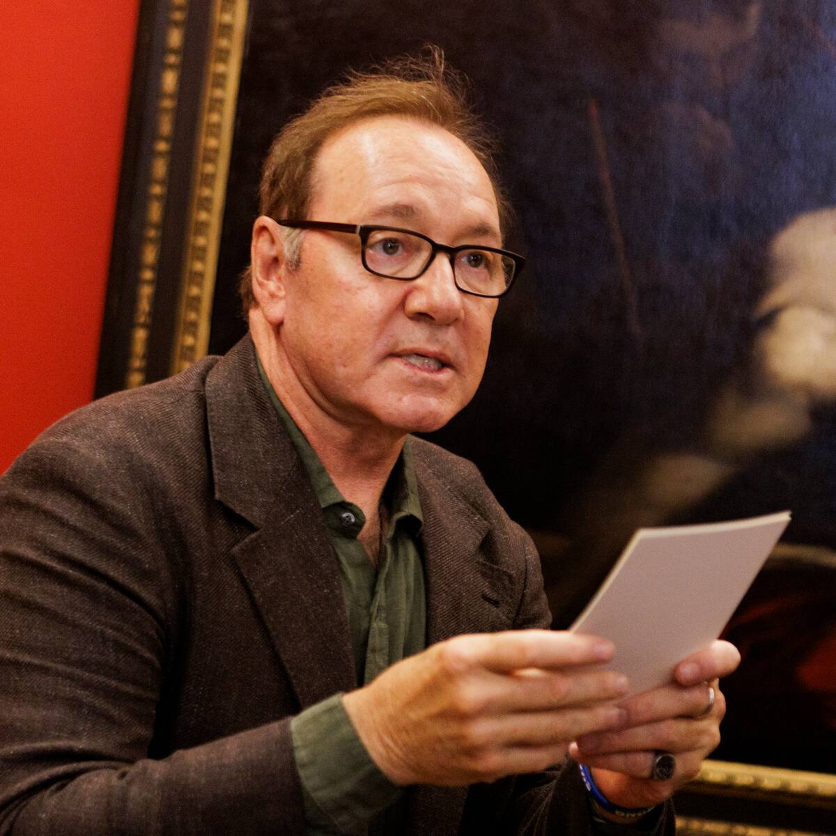 Kevin Spacey desafía a la industria y exige la publicación total de los documentos de Epstein: “No tenemos nada que temer”