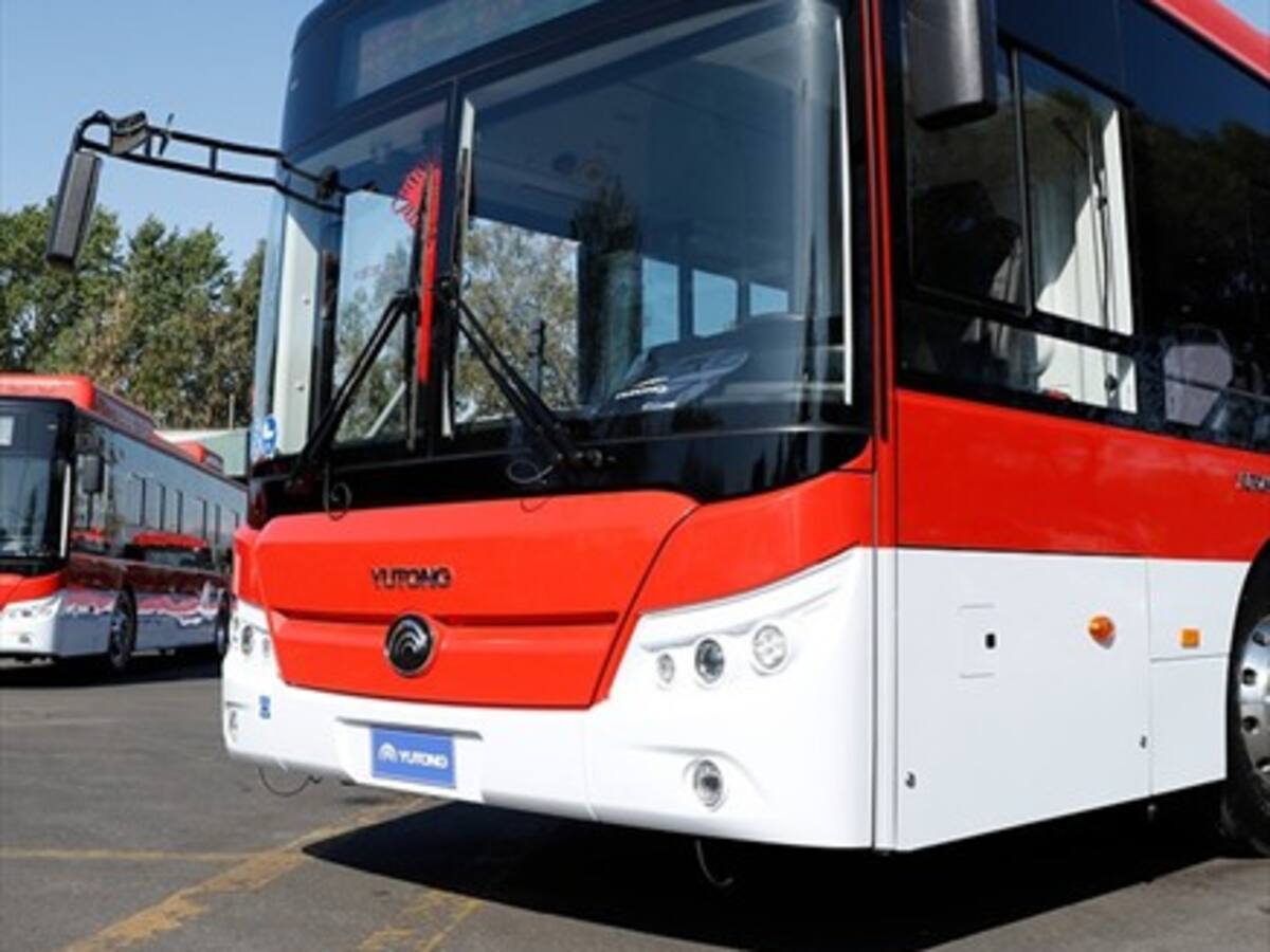 Ministra Schmidt: «Somos la segunda ciudad del mundo con más buses eléctricos fuera de China»