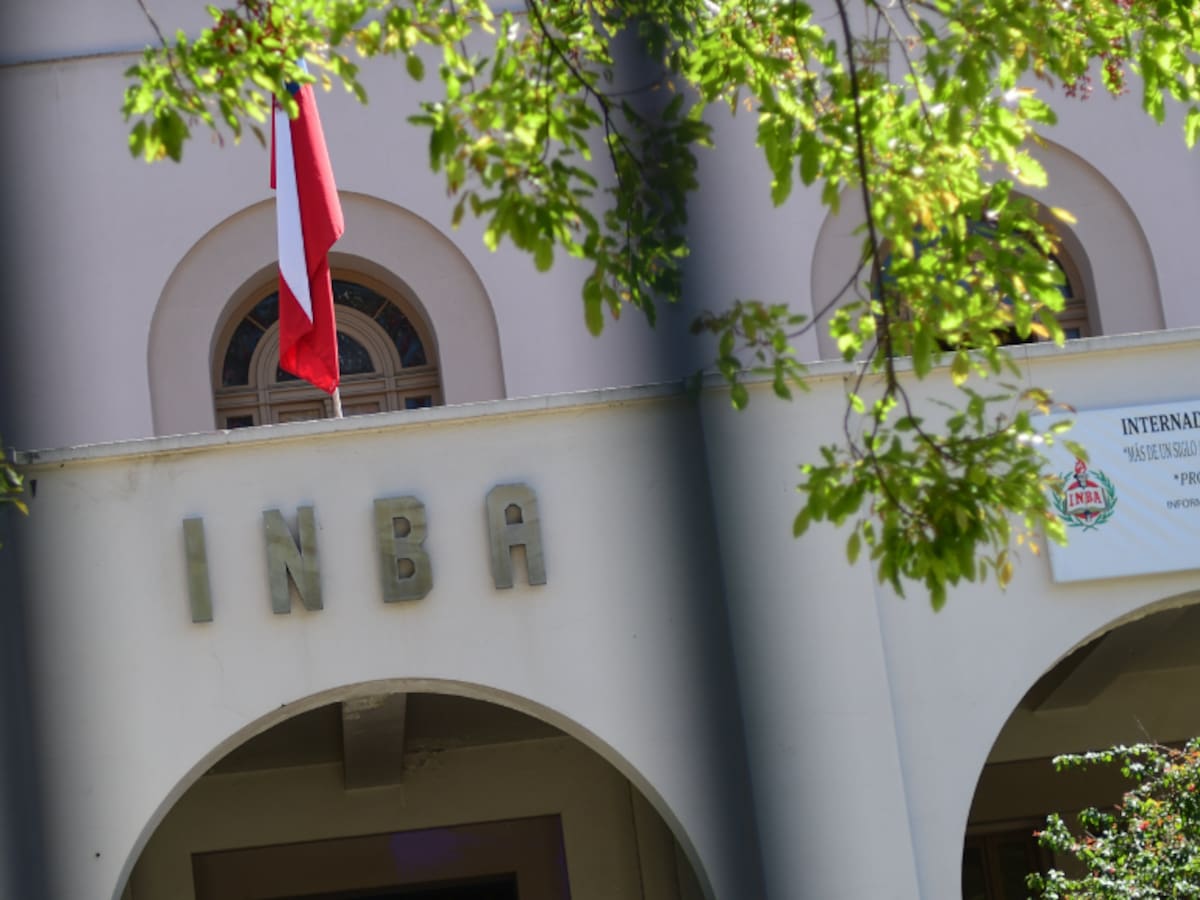 Ministro de Educación confirma retorno a clases en el INBA y actualiza estado de salud de estudiantes lesionados tras explosión