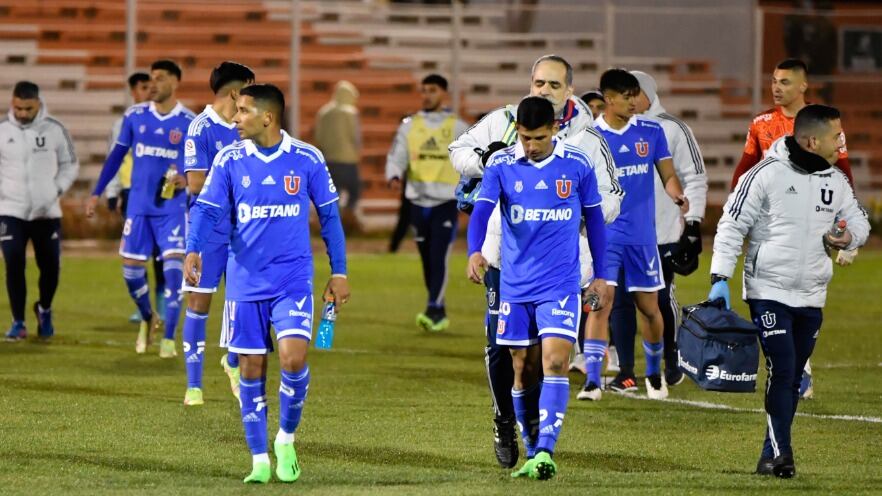 "Son de la B": Hinchas de Cobresal se burlan de la U de Chile en el norte