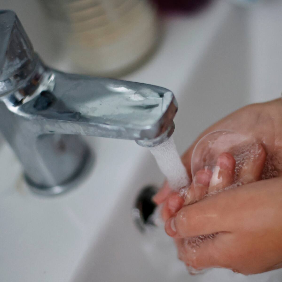 Por hasta 11 horas: Aguas Andinas anuncia corte de agua en Santiago este martes 14 de abril en 2 comunas de la RM
