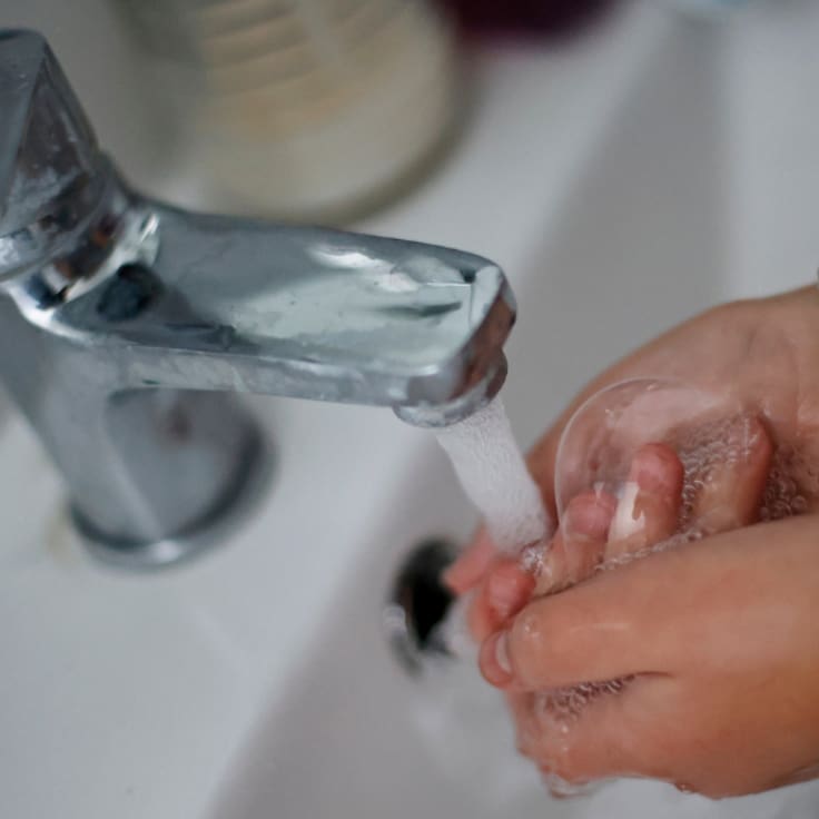 Por hasta 11 horas: Aguas Andinas anuncia corte de agua en Santiago este martes 14 de abril en 2 comunas de la RM