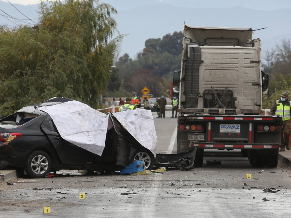 Cinco personas mueren en accidente de tránsito en María Pinto: dos niños y tres adultos