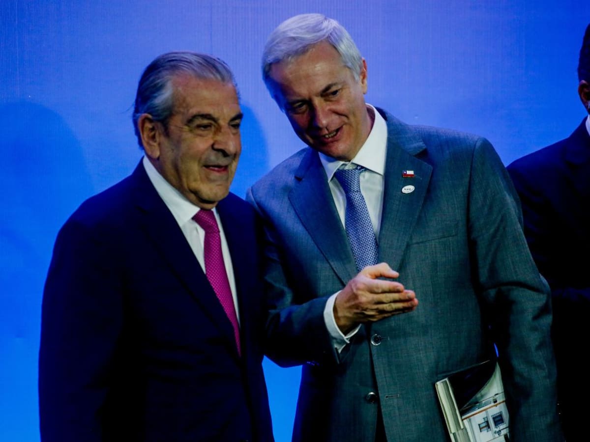 “Siempre trabajo por Chile”: Los dichos del expresidente Frei tras participar en encuentro Icare junto a Kast