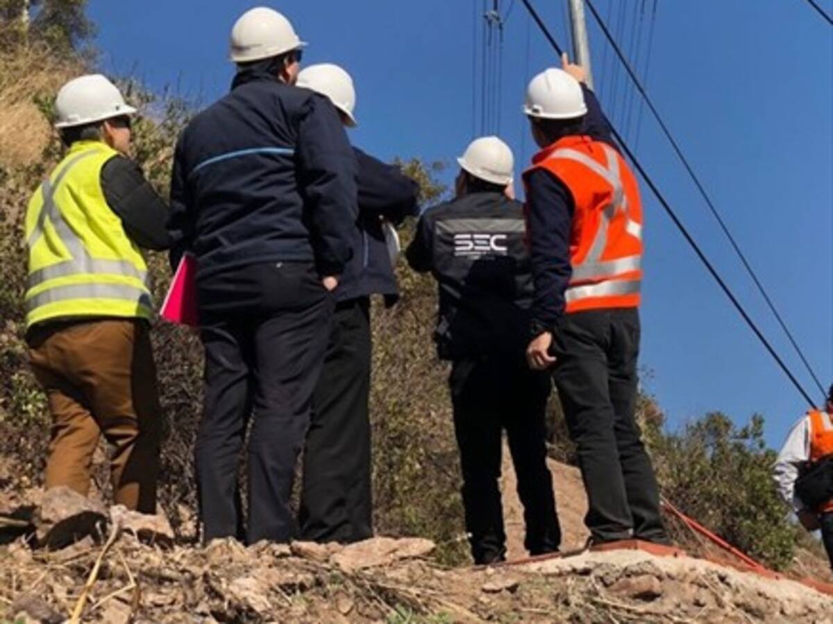 Intendencia Metropolitana arremete contra Enel por apagón en sector oriente