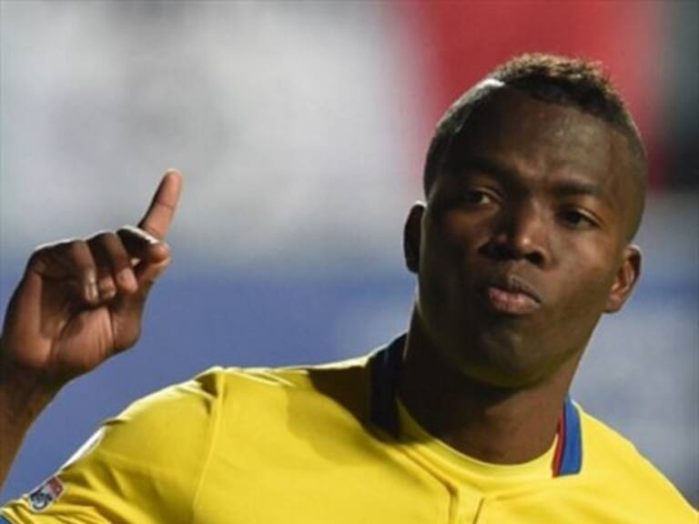 Goleador de Ecuador enfrenta problema judicial a un día del duelo ante la Roja