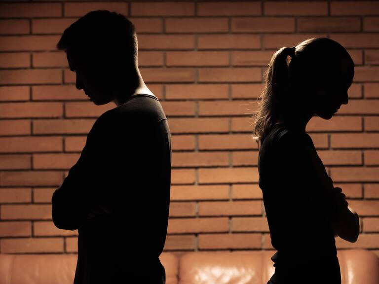 Esta es la frase tóxica que nunca deberías decirle a tu pareja: arruina las relaciones, según la psicología