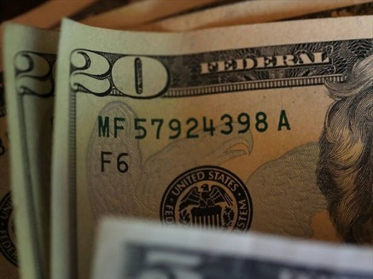 Dólar en $619: expertos recomiendan comprar «de a poco»