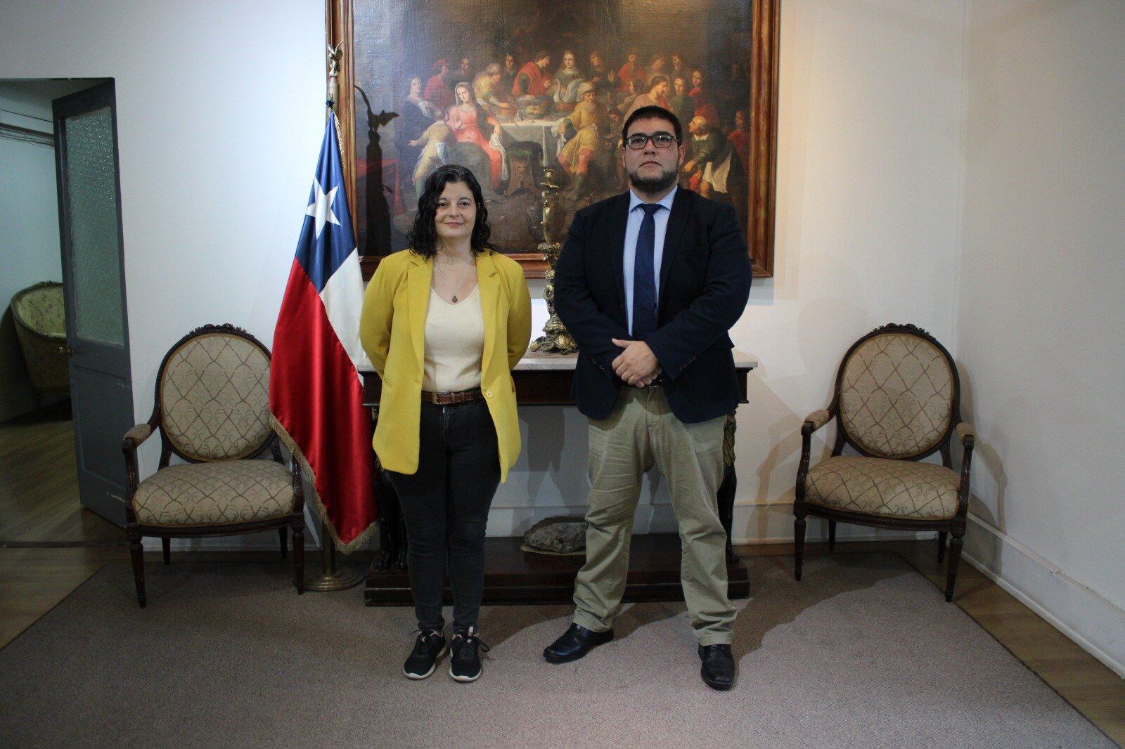 La reunión protocolar entre la delegada presidencial del Biobío, Daniela Dresdner, y Gonzalo Soto