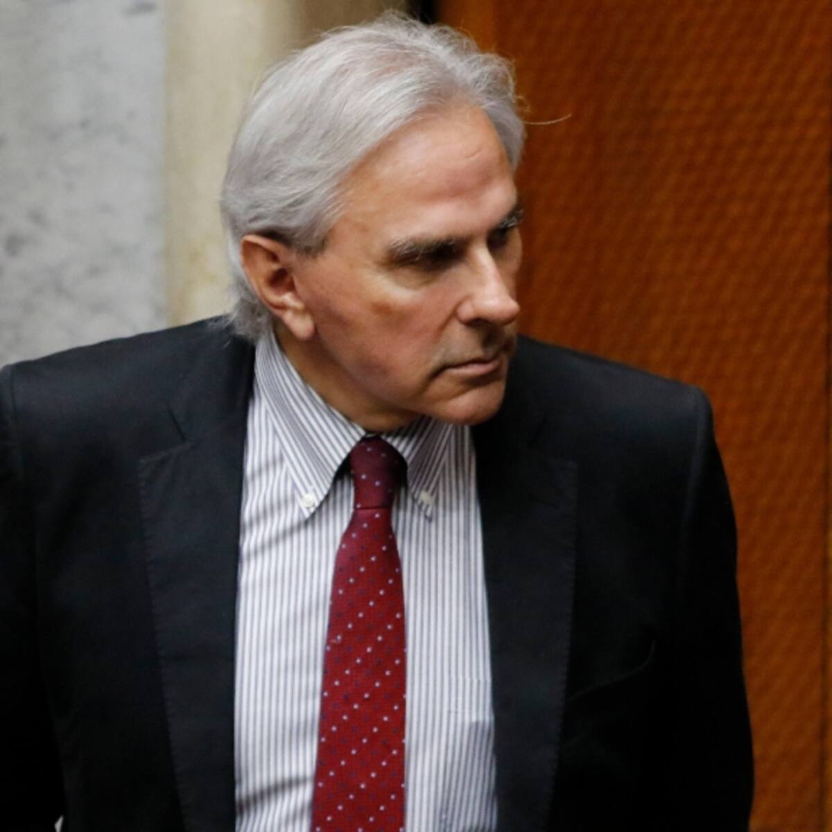 Senador Moreira cuestiona ayuda humanitaria a Cuba y pide priorizar damnificados por incendios en Chile