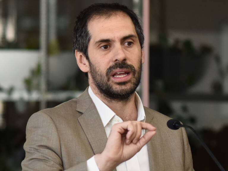 Ministro de Economía descarta alza de precios por los incendios forestales