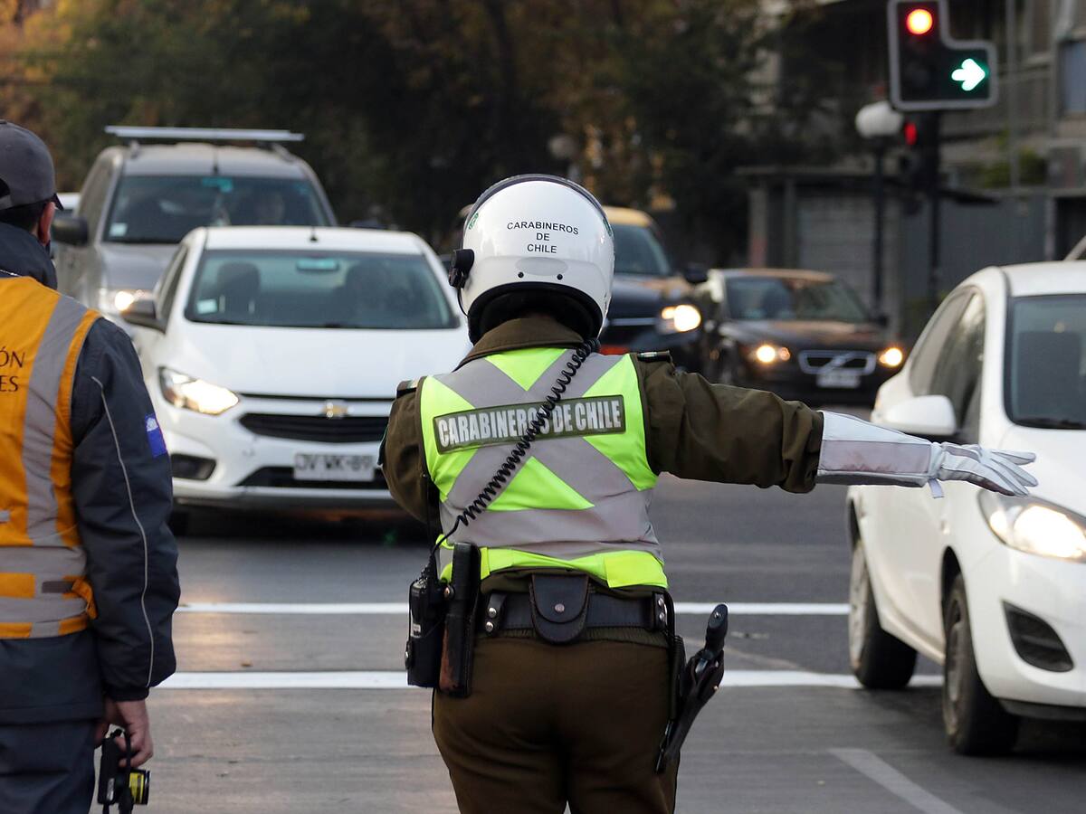 Restricción vehicular en Chile 2026: qué vehículos no pueden circular hoy viernes 12 de junio en Santiago
