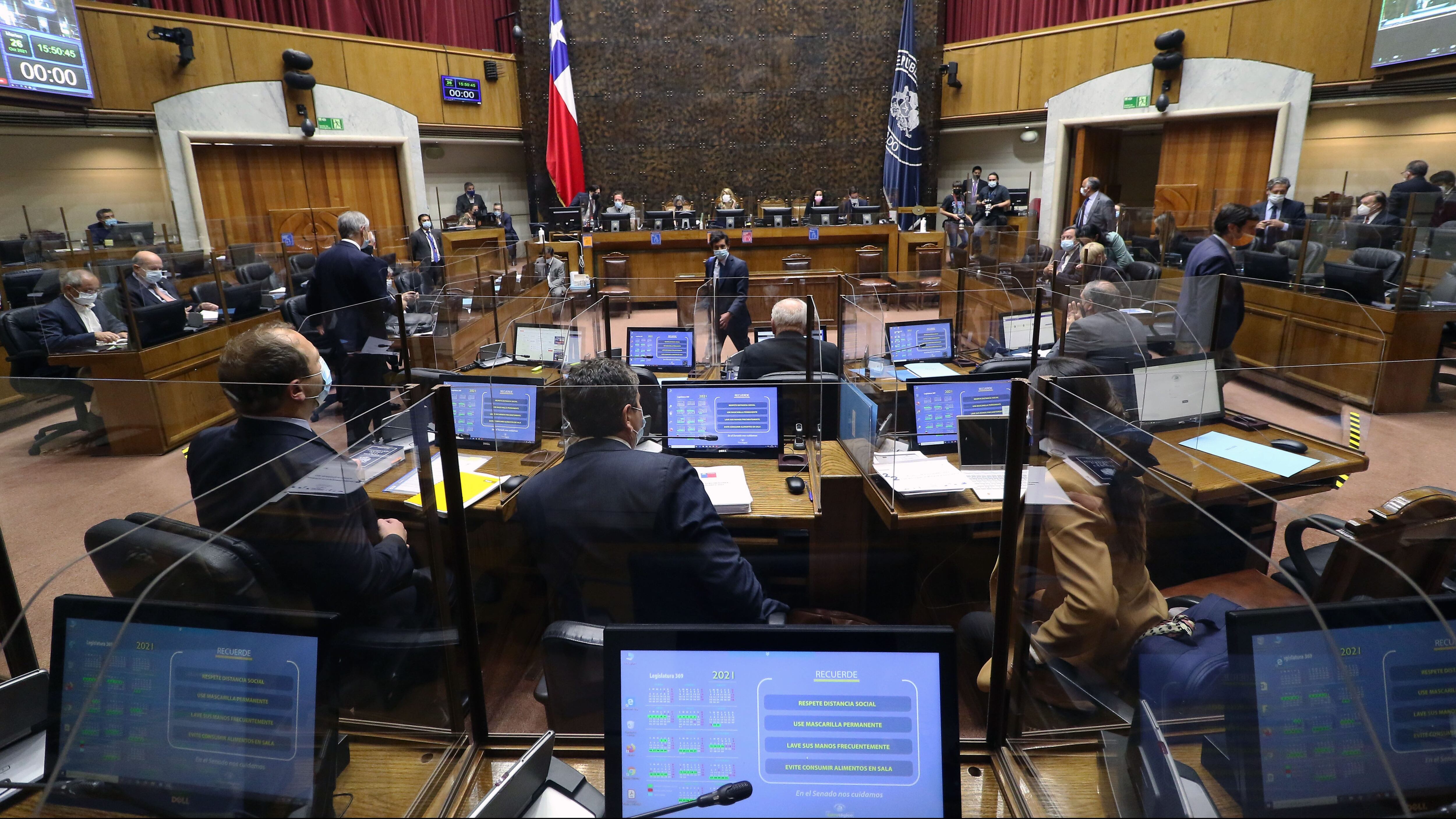 26 DE OCTUBRE DE 2021/VALPARAISOEl ministro Rodrigo Cerda (c, de espalda), durante la Comisión Mixta que revisa el Presupuesto de la Nación para el año 2022.
FOTO: LEONARDO RUBILAR CHANDIA/AGENCIAUNO