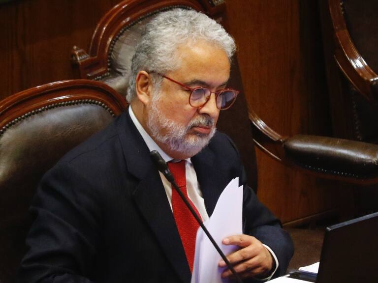 Senador Macaya afirma que abogado Luis Hermosilla ya no representa a familia de Jaime Guzmán