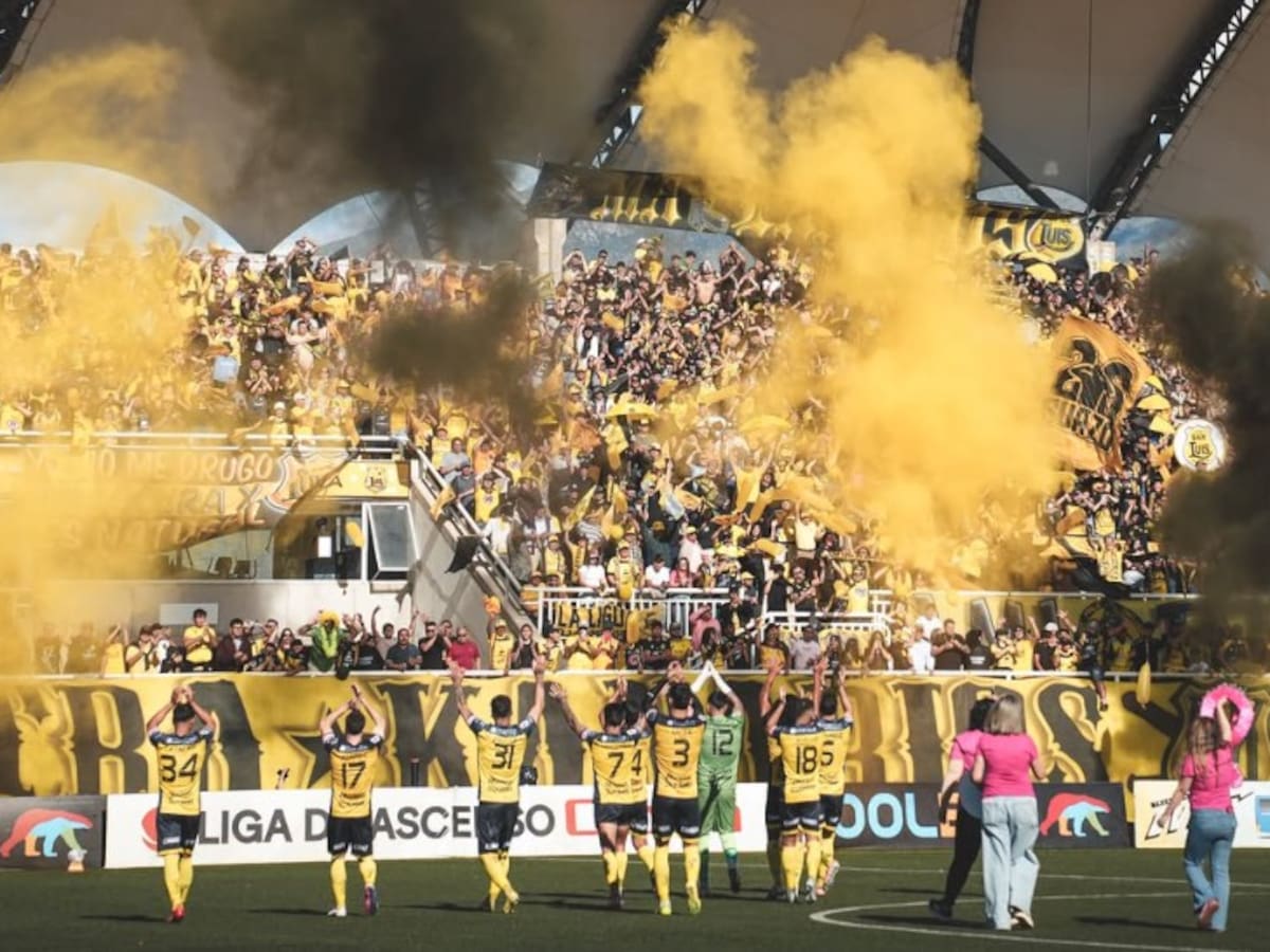 El estremecedor minuto de silencio en Quillota a la memoria de dos hinchas que murieron siguiendo a San Luis