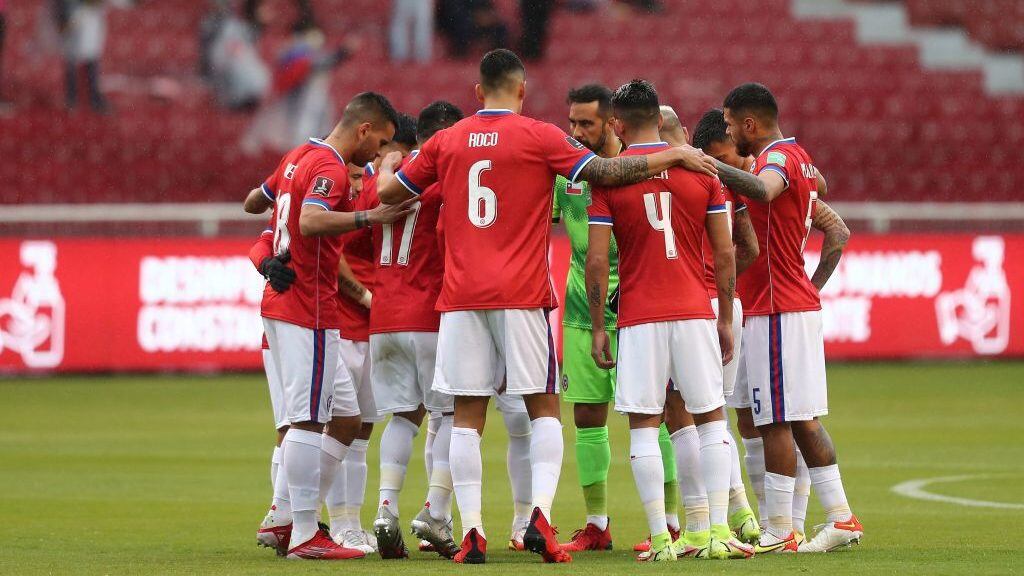 Chile's football team players are seen before their South American qualification football match for the FIFA World Cup Qatar 2022 against Ecuador at the Rodrigo Paz Delgado Stadium in Quito on September 5, 2021. (Photo by Jose Jacome / POOL / AFP) (Photo by JOSE JACOME/POOL/AFP via Getty Images)