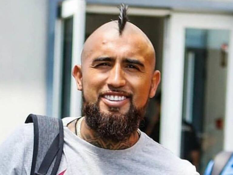 Escultor de Museo de Cera de Las Condes compartió avance de escultura de Arturo Vidal