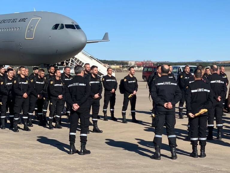 España envía avión y 50 especialistas para combatir los incendios forestales en el país