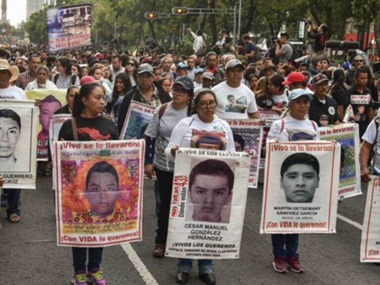 Andrés López Obrador se reunió con los padres de los 43 de Ayotzinapa
