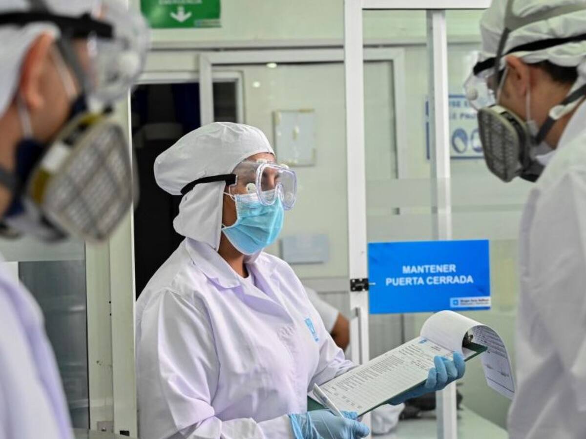 Colombia superó los 800 mil contagios por coronavirus y sumó más de 25 mil muertes por la enfermedad