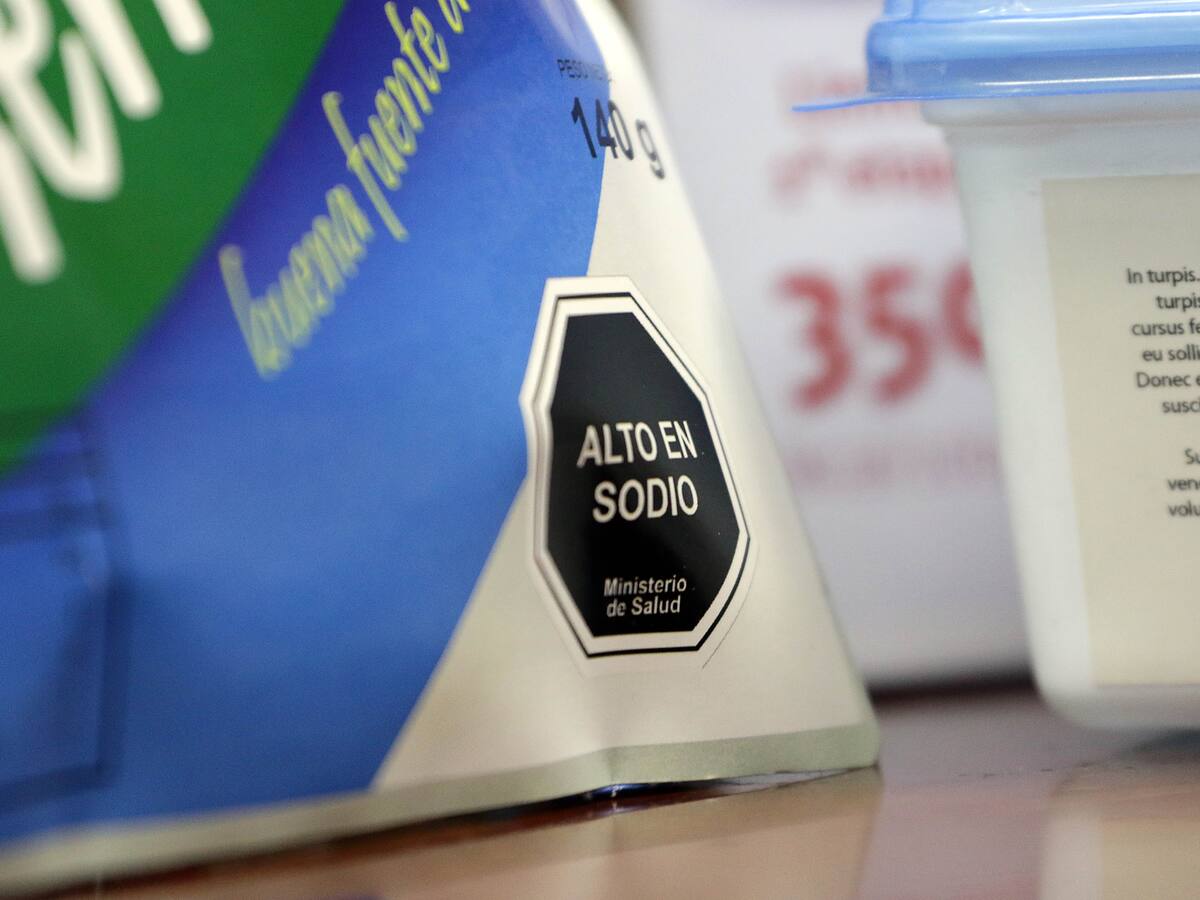 Corte Suprema frena cambio en sellos de alimentos: Minsal buscaba incluir frase que molestó a las empresas