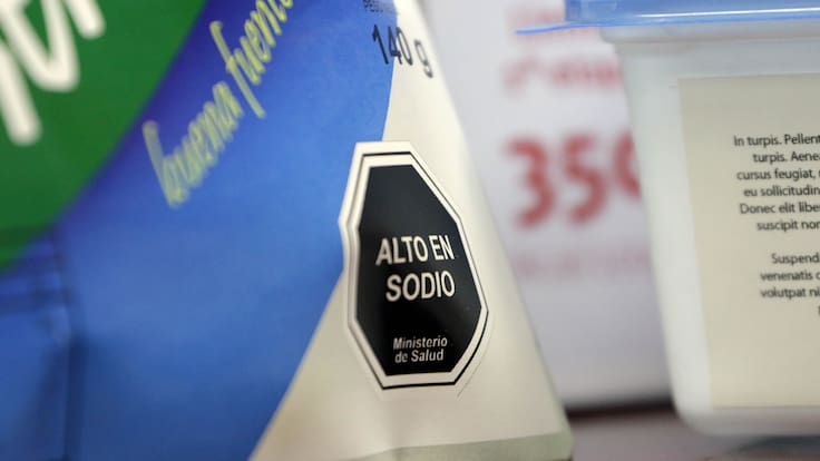 Corte Suprema frena cambio en sellos de alimentos: Minsal buscaba incluir frase que molestó a las empresas