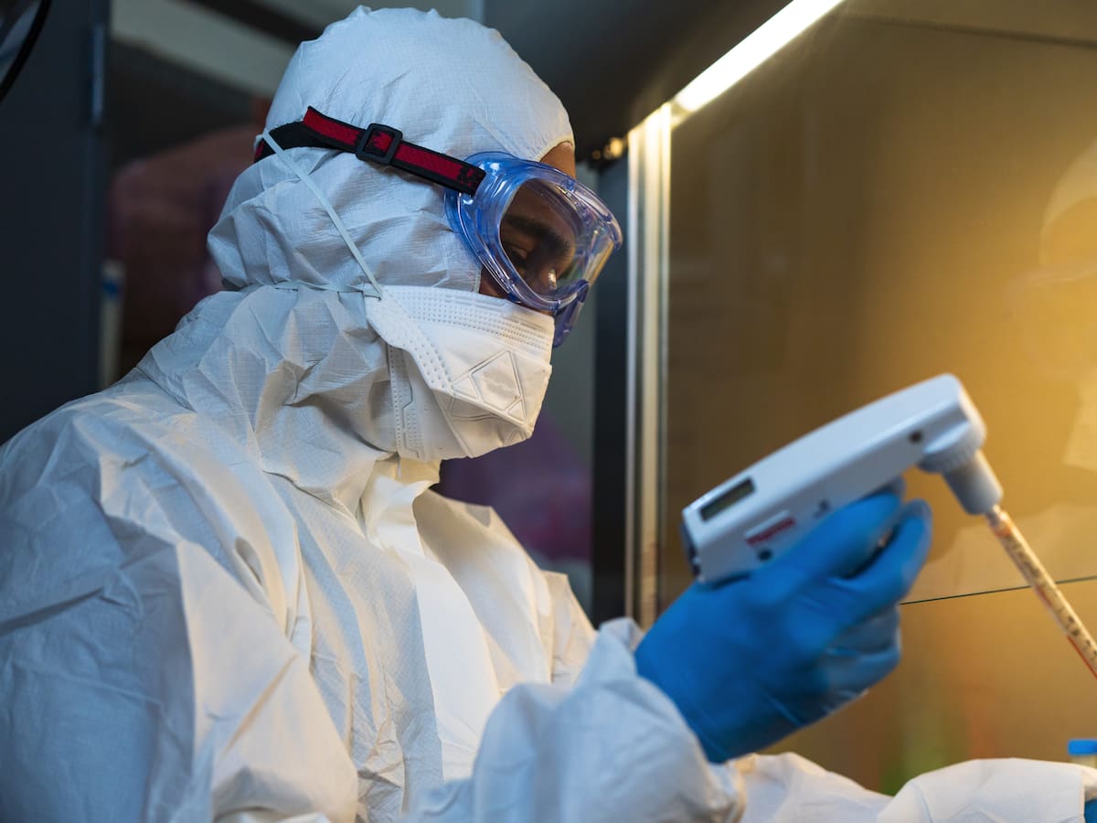 Gobierno español compró 9 mil test rápidos para detección de Covid-19 defectuosos