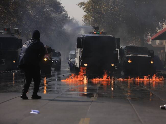 01 de Mayo de 2022/SANTIAGOIncidentes durante la marcha alterna del día del trabajador.
FOTO:AGENCIA UNO