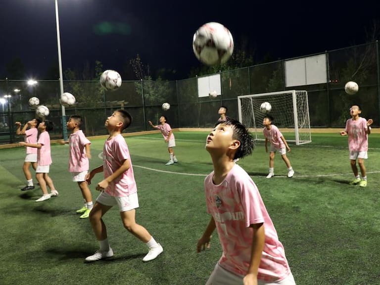 Fuimos buenos: gobierno de China presenta plan para desarrollar el fútbol entre sus jóvenes