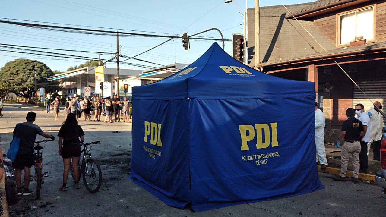05 DE FEBRERO DE 2021 / PANGUIPULLICarabinero da muerte con varios tiros a joven malabarista tras un enfrentamiento ocurrido en el centro de la ciudad tras un control de identidad.
FOTO: AGENCIAUNO