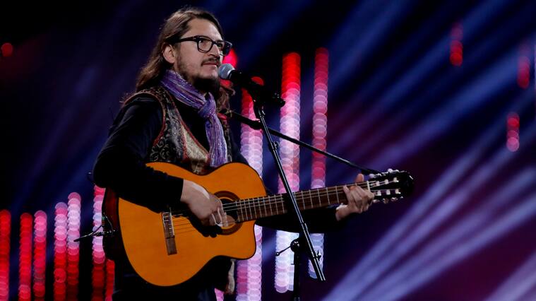 28 DE FEBRERO DE 2019/VIÑA DEL MARMauricio Palma, durante la quinta noche de la versión 60 del Festival Internacional de la Canción de Viña del Mar 2019, realizado en el anfiteatro Quinta Vergara.
FOTO: LEONARDO RUBILAR CHANDIA/AGENCIAUNO