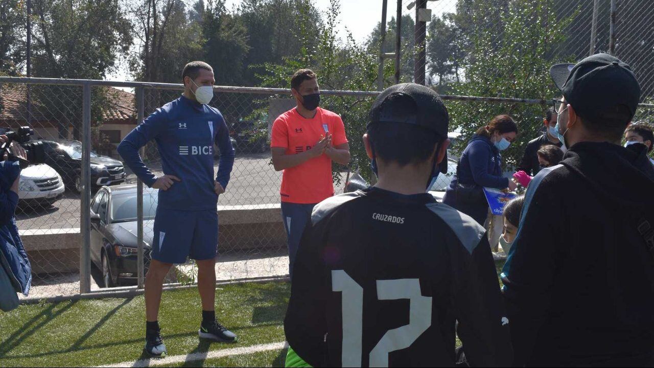 Luciano Aued y Germán Lanaro compartieron con niños hinchas de la UC