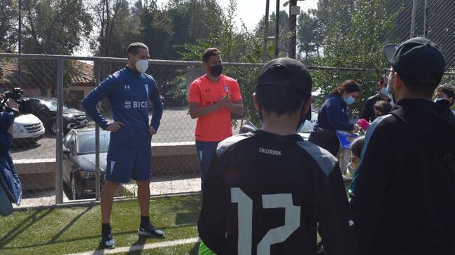 Luciano Aued y Germán Lanaro compartieron con niños hinchas de la UC