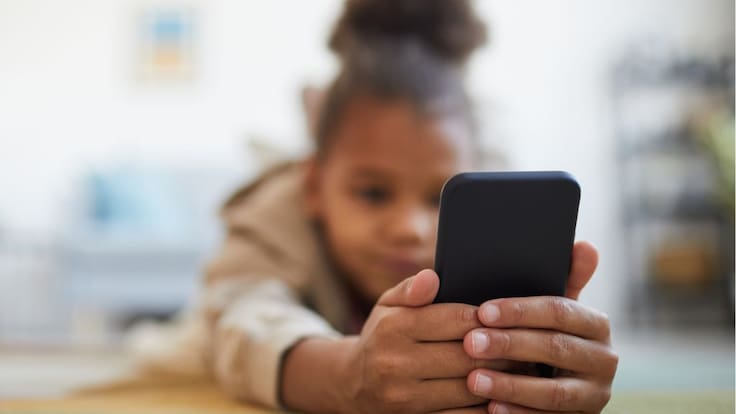Ciberacoso, apuestas y violencia digital: los riesgos que amenazan a niños y niñas en Chile en plena era online