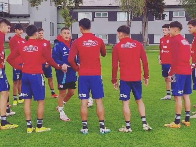 “Hay que entender el fútbol”: Alexis Sánchez sorprende con su faceta de entrenador en Juan Pinto Durán