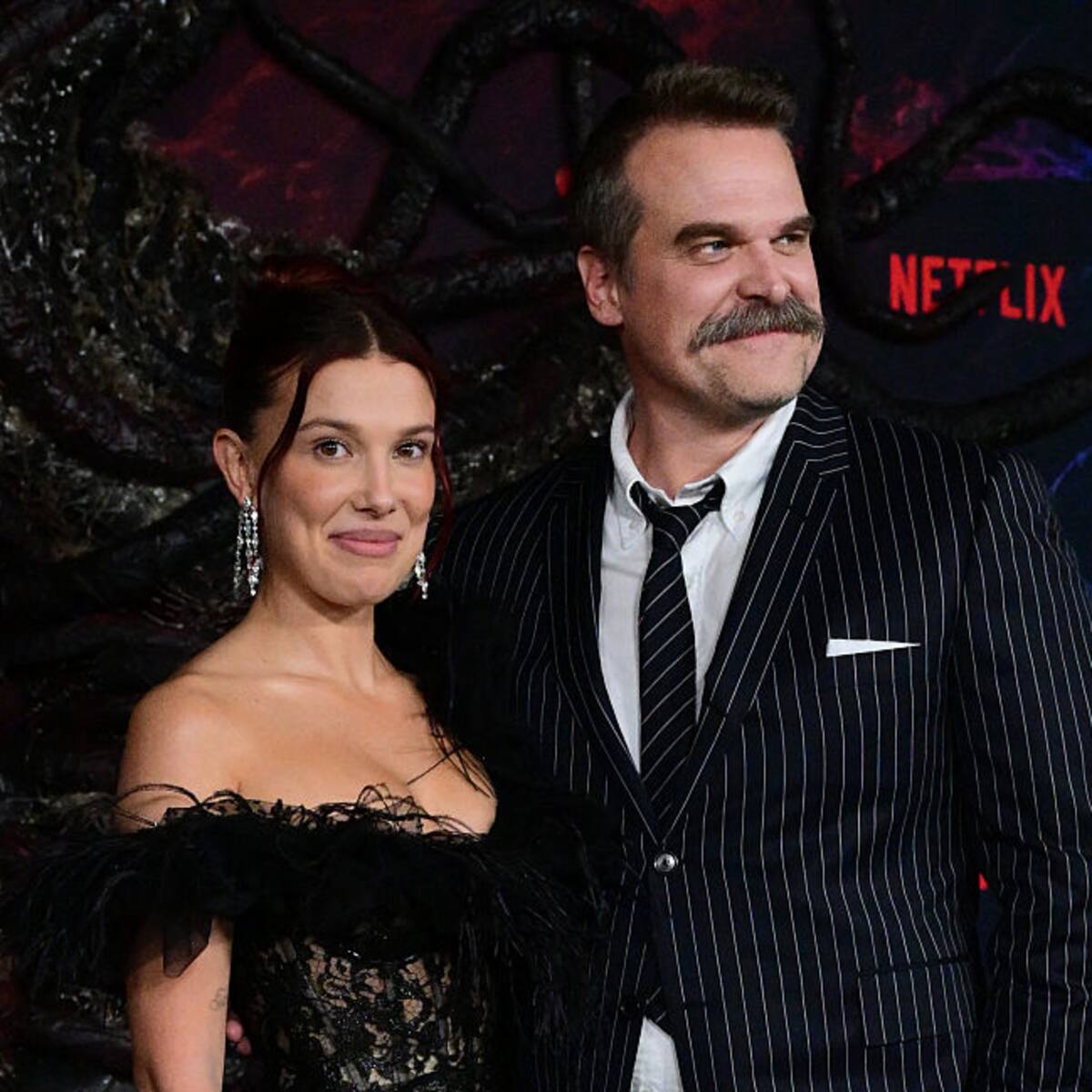 Millie Bobby Brown rompe el silencio sobre su relación con David Harbour tras la polémica por acusaciones de acoso