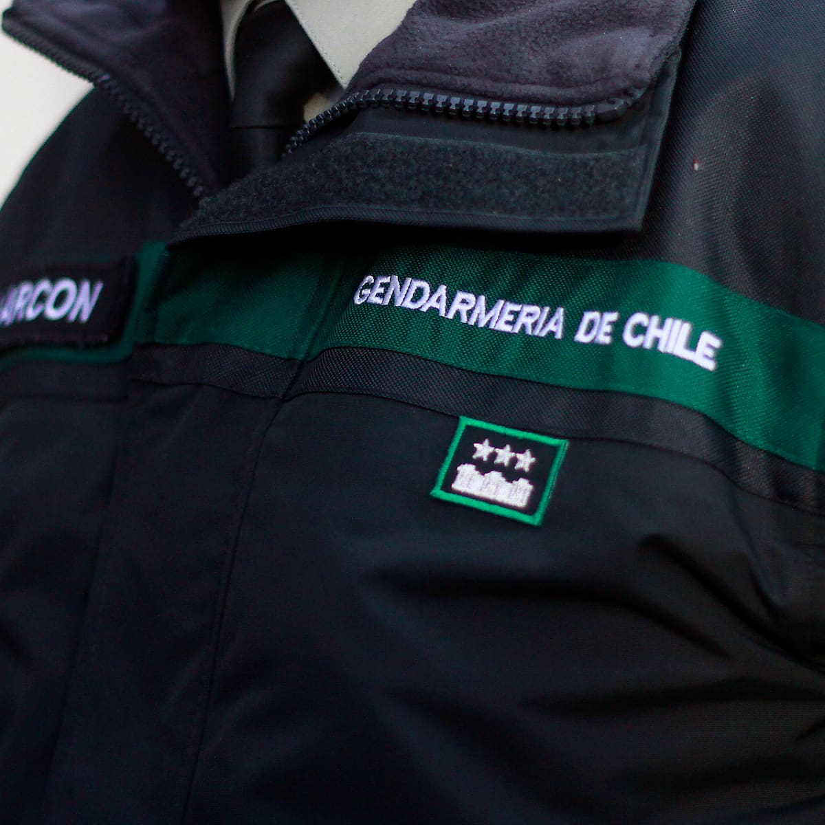 Nuevo caso en Gendarmería: funcionario es detenido al intentar ingresar sustancias ilícitas a recinto penal de Valparaíso